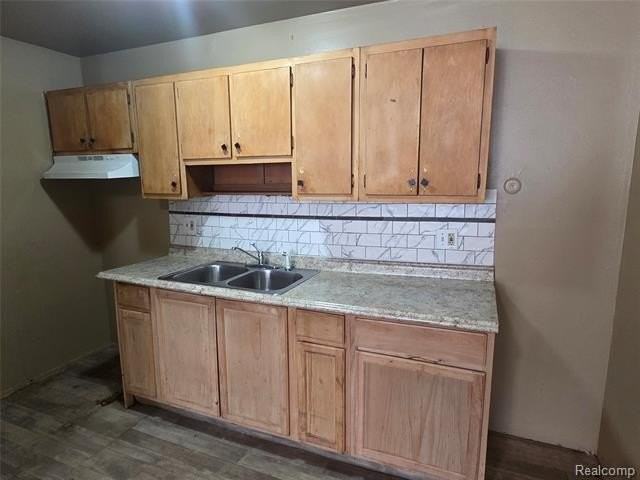 15080 Greenfield Rd - Photo 4 of 13