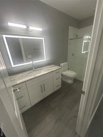 318 Grand River Ave - Photo 3 of 10