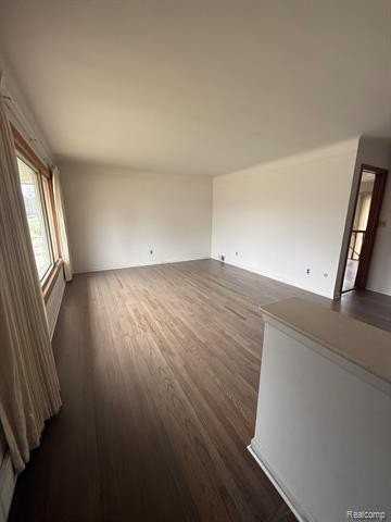 14483 Garden St - Photo 4 of 12