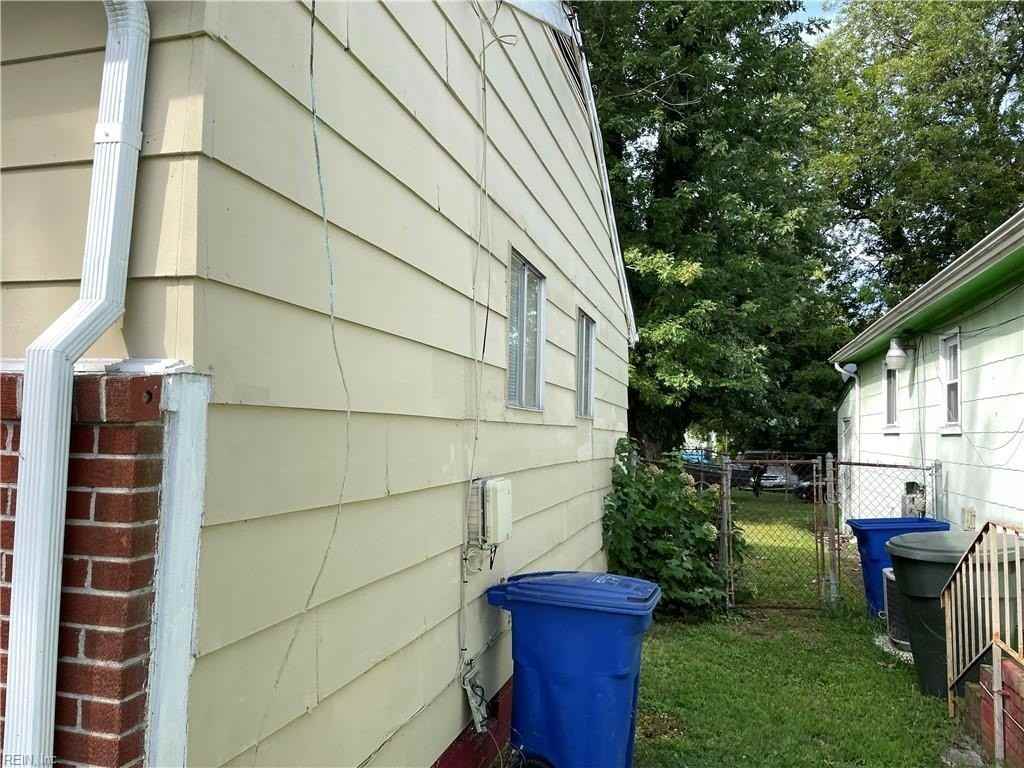 2405 Parish Ave - Photo 3 of 38