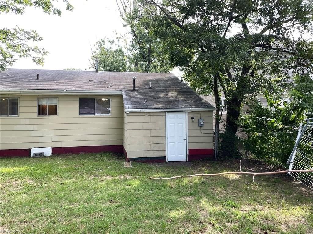 2405 Parish Ave - Photo 7 of 38