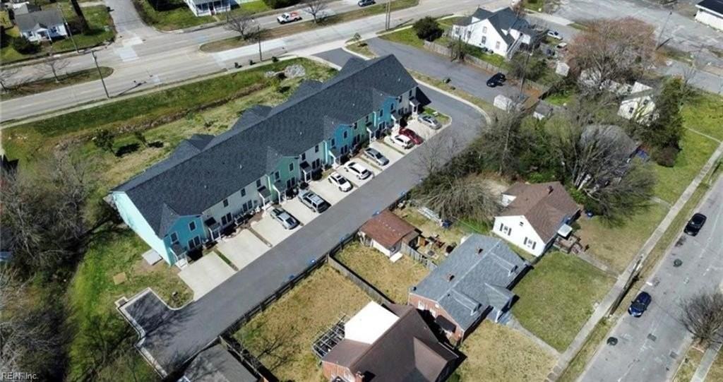 8226 Tidewater Dr - Photo 3 of 21