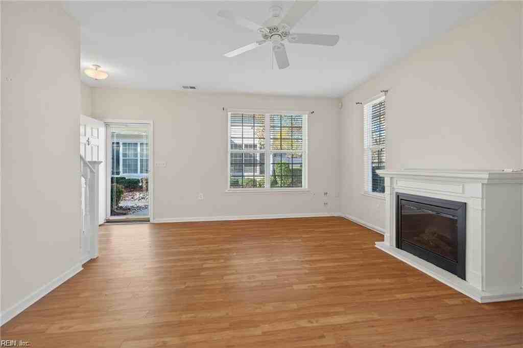 1120 Grace Hill Dr - Photo 3 of 29