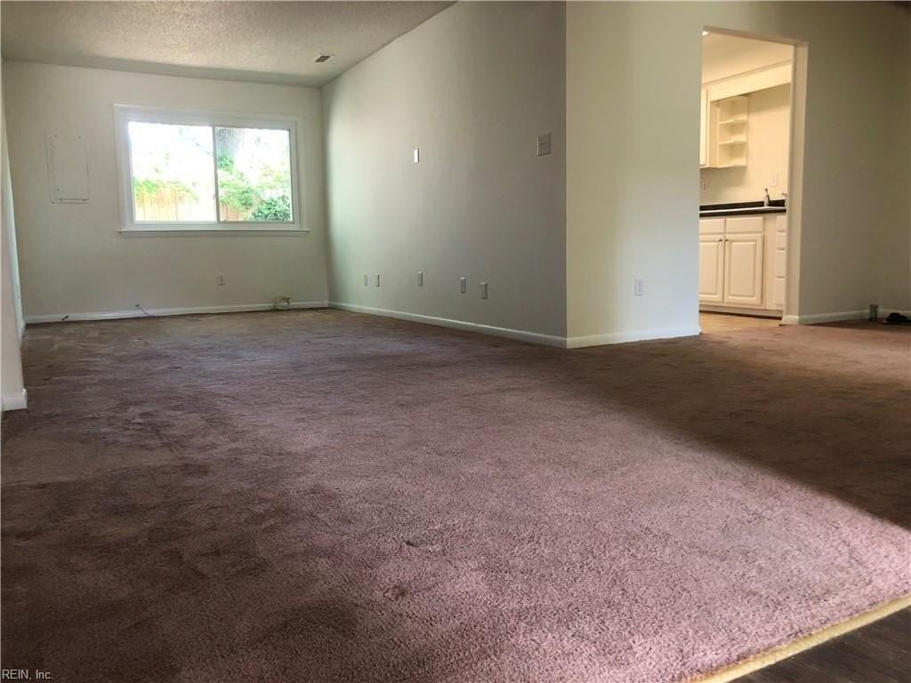 5334 Commons Ct - Photo 5 of 14