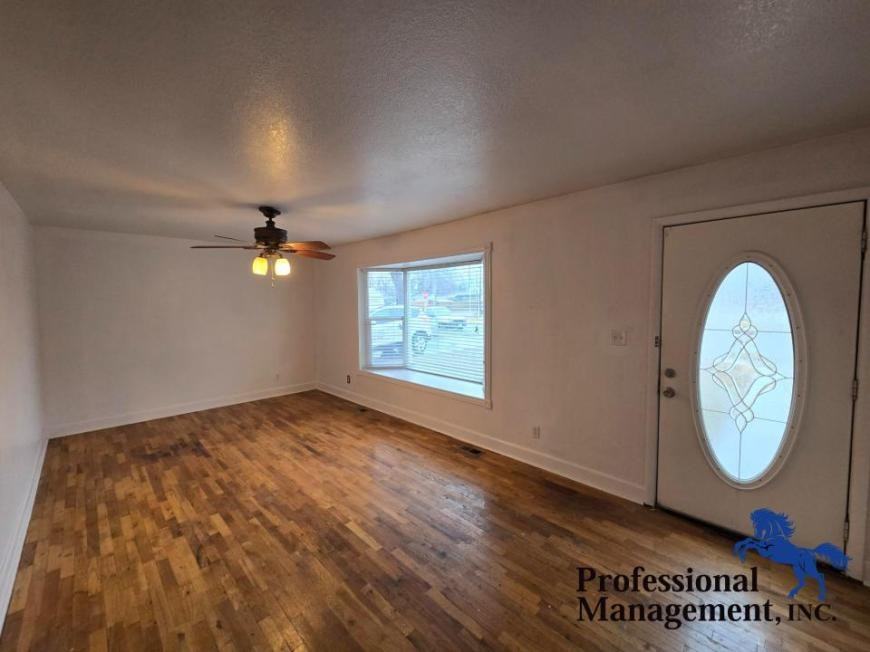 4544 Murphy Ave - Photo 2 of 10
