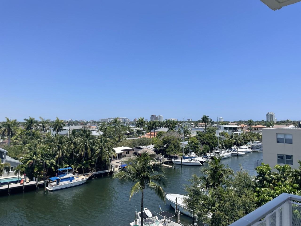 1731 Se 15th St Apt 206 - Photo 2 of 4