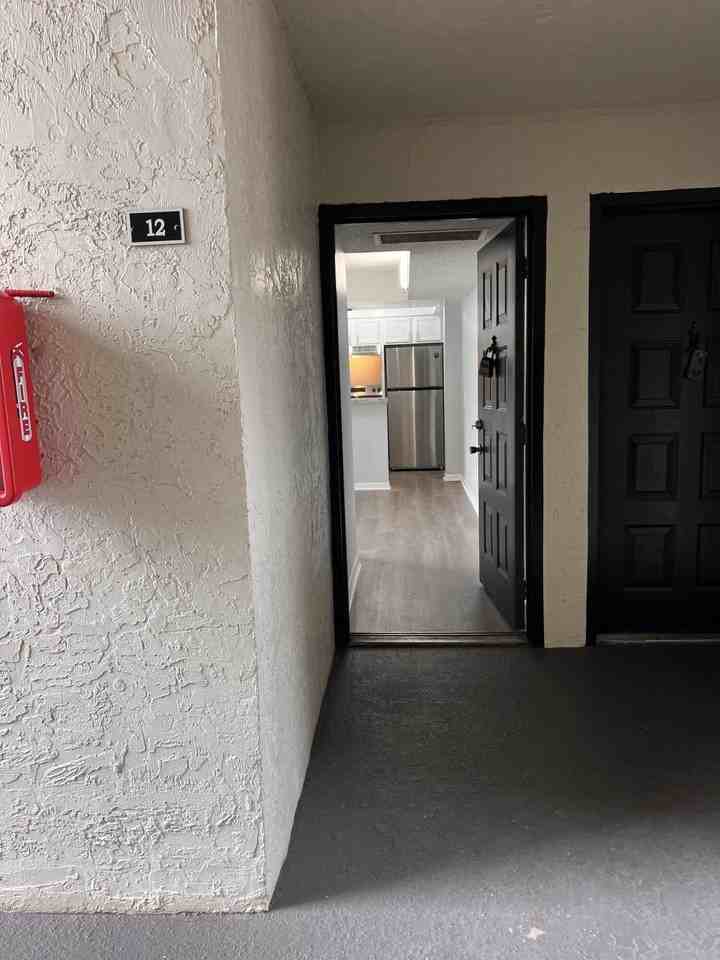 724 Executive Center Dr Apt 12 - Photo 2 of 24