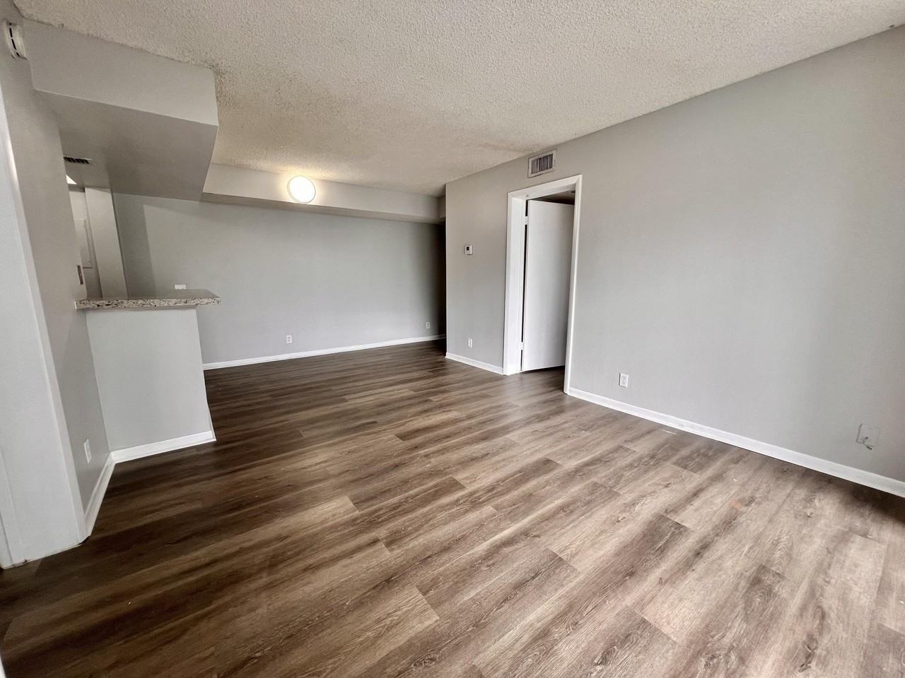 724 Executive Center Dr Apt 12 - Photo 5 of 24