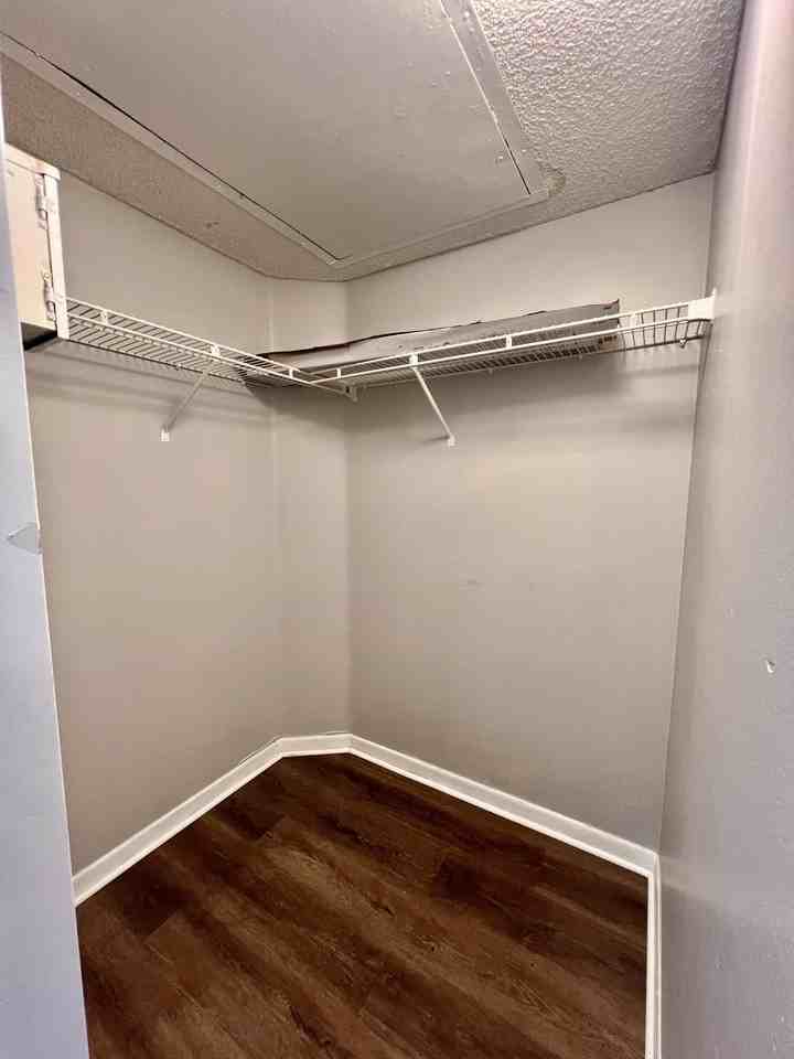 724 Executive Center Dr Apt 12 - Photo 7 of 24