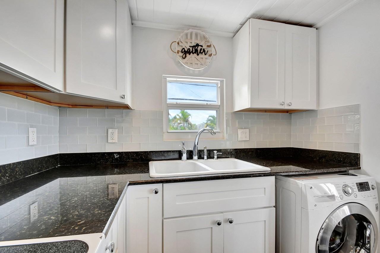 412 El Prado Unit 2 - Photo 4 of 17