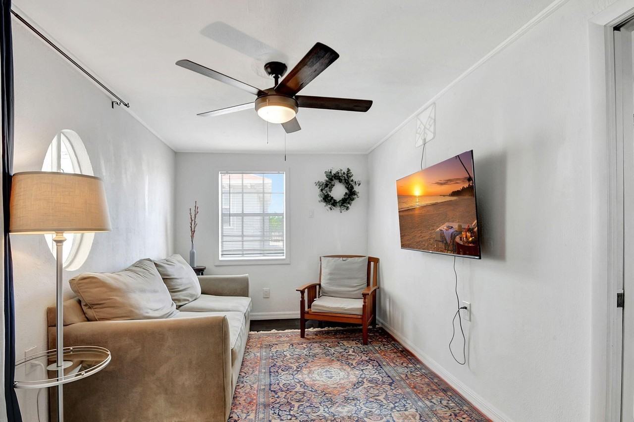 412 El Prado Unit 2 - Photo 7 of 17