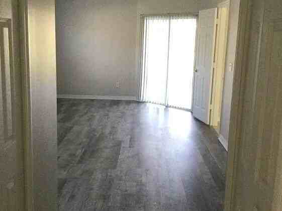 2367 Se Rock Springs Dr - Photo 5 of 11