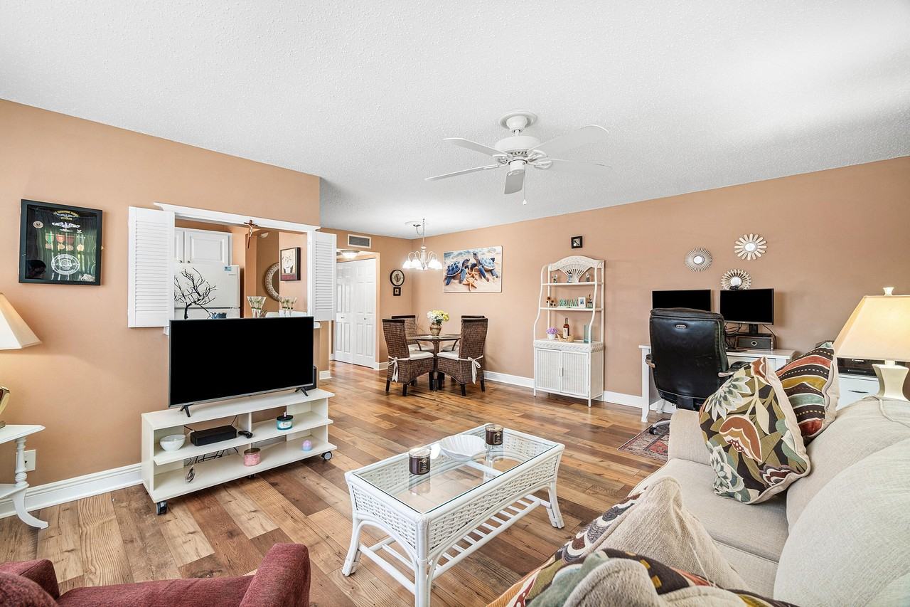 329 Markham O - Photo 6 of 29