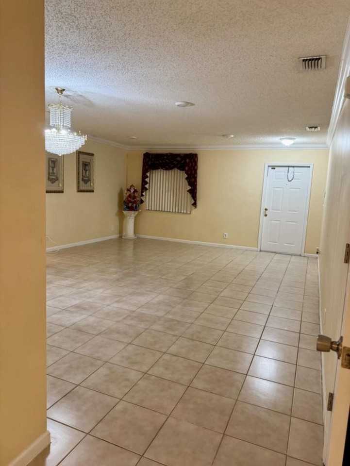 5357 Rivermill Ln - Photo 4 of 12