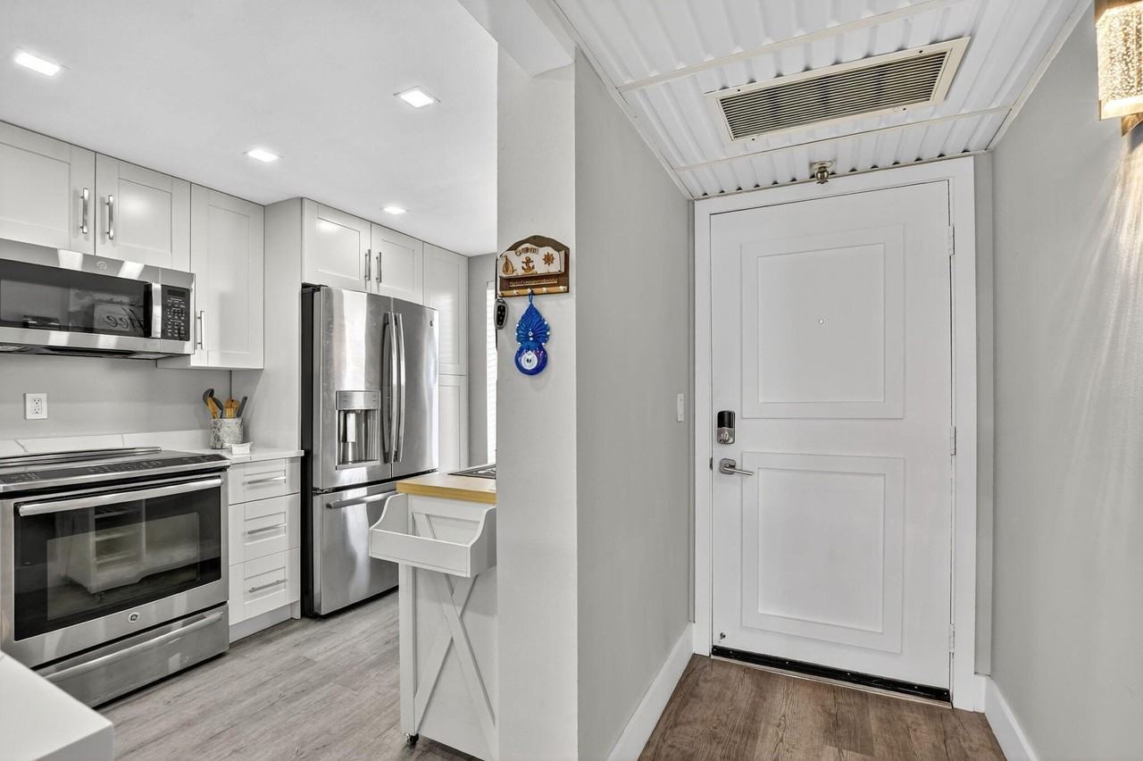 20 Royal Palm Way Unit 503 - Photo 4 of 50