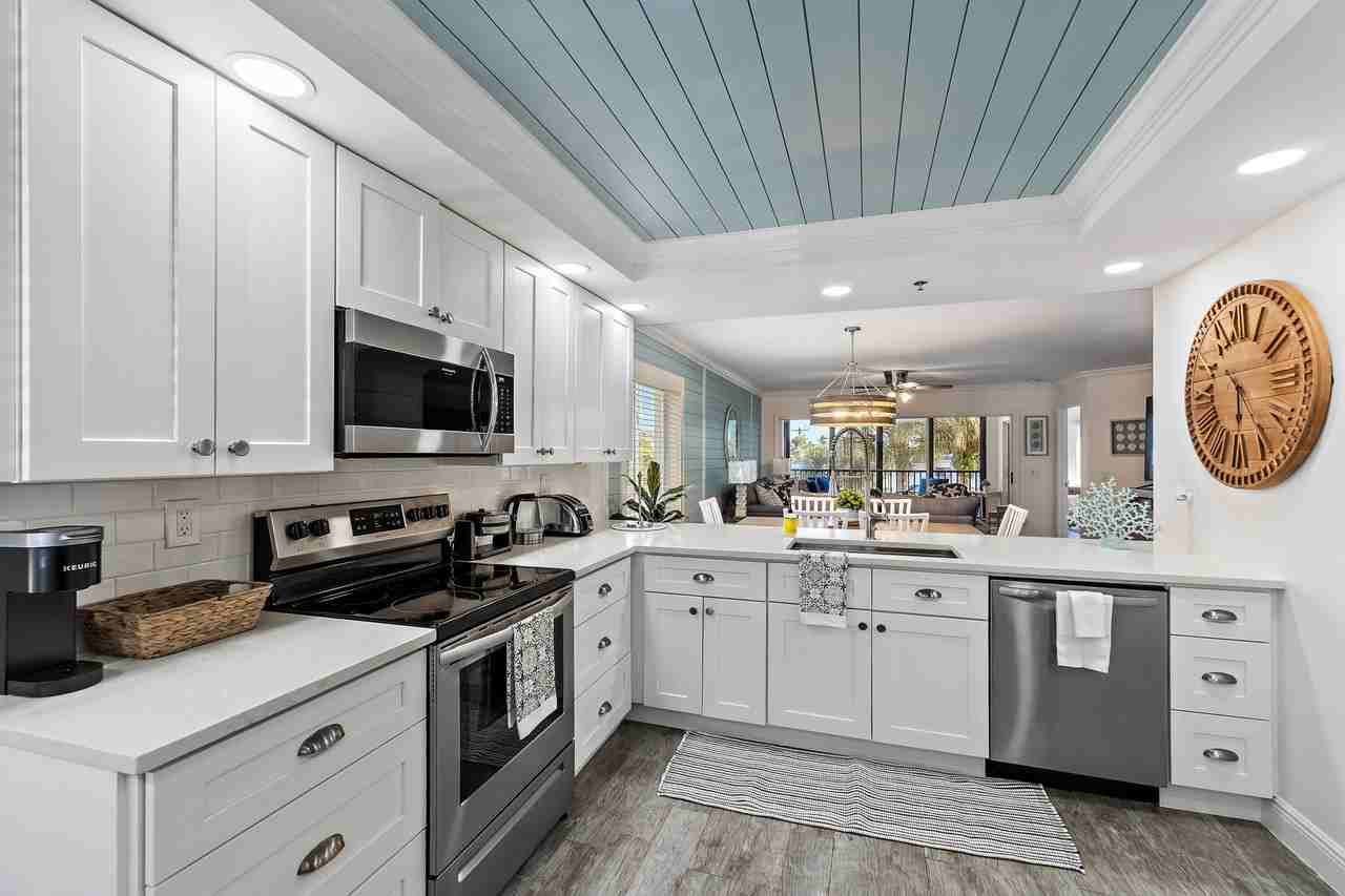 275 Palm Ave Apt A301 - Photo 5 of 38