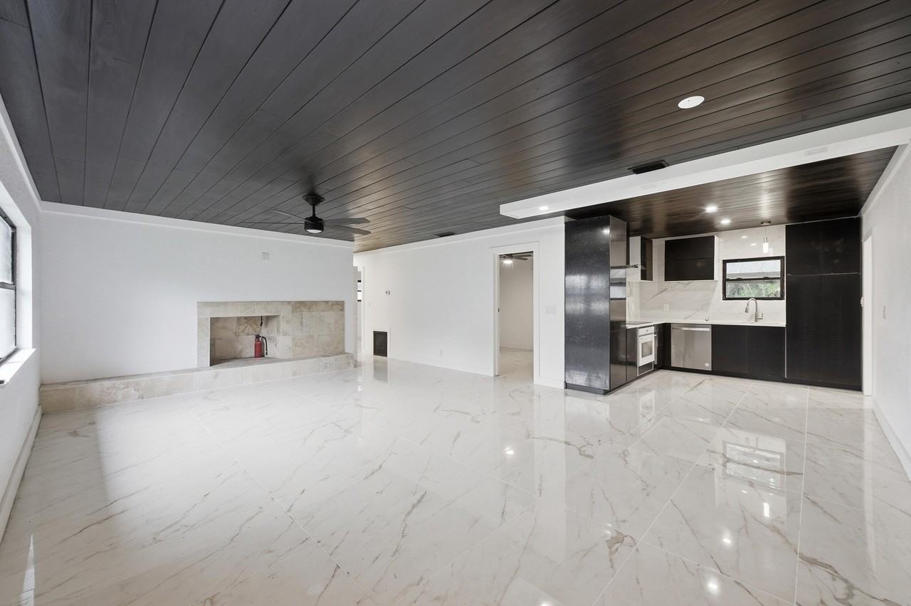 2529 Rainbow Dr - Photo 3 of 27