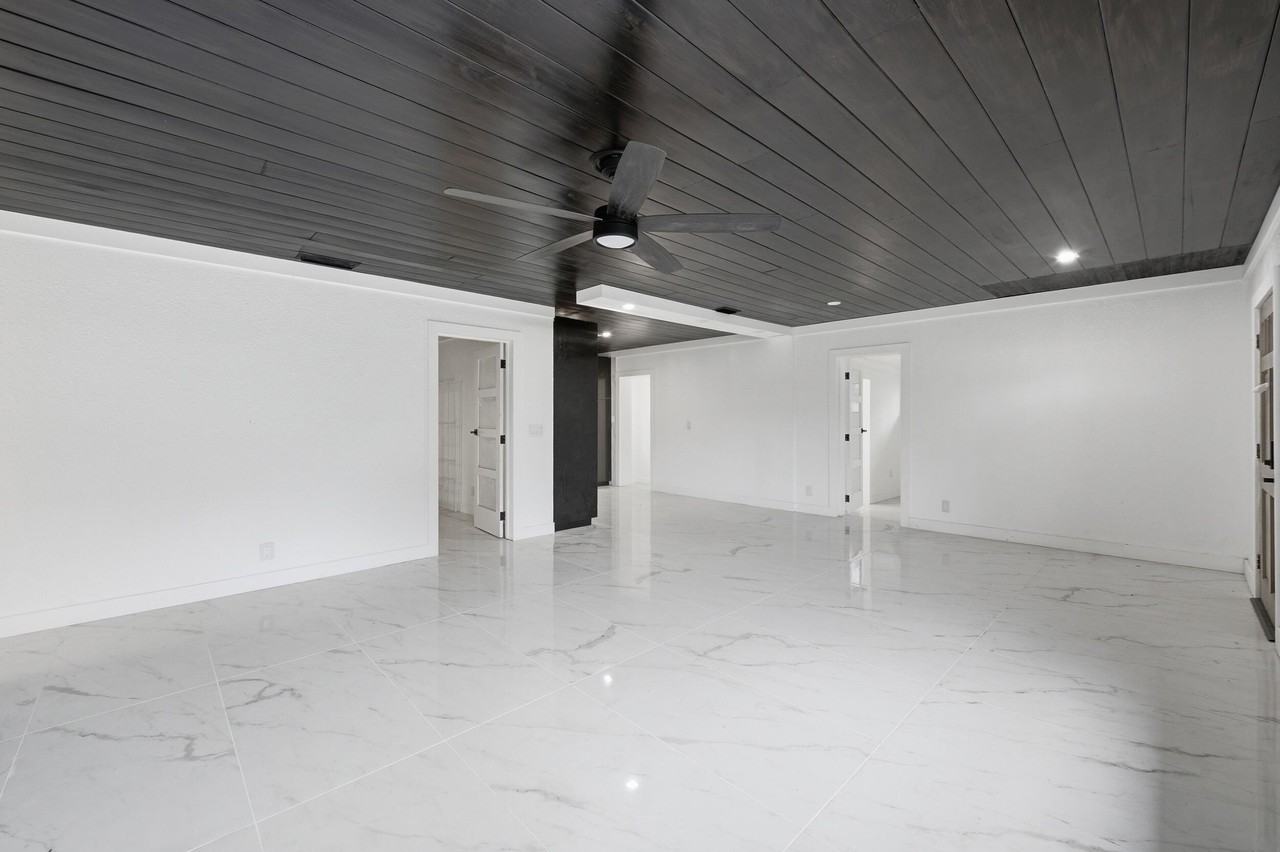 2529 Rainbow Dr - Photo 4 of 27