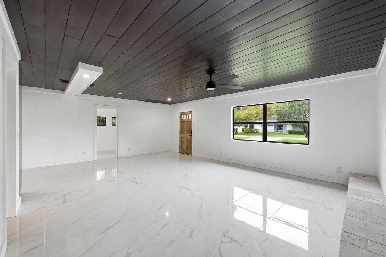 2529 Rainbow Dr - Photo 5 of 27