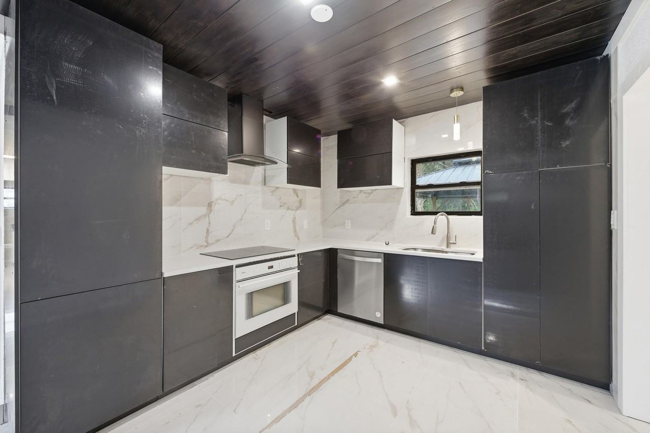 2529 Rainbow Dr - Photo 7 of 27