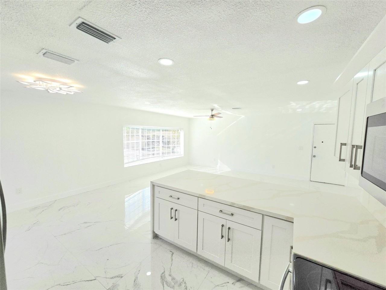 1848 Nw 55th Ave Apt 4x - Photo 5 of 30