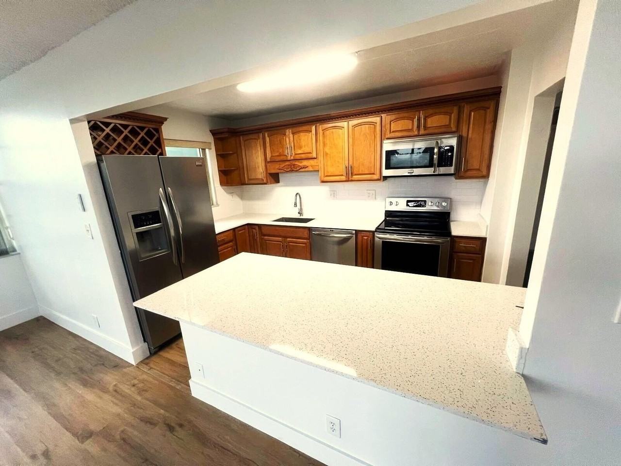 2741 Taft St Apt 403 - Photo 2 of 15