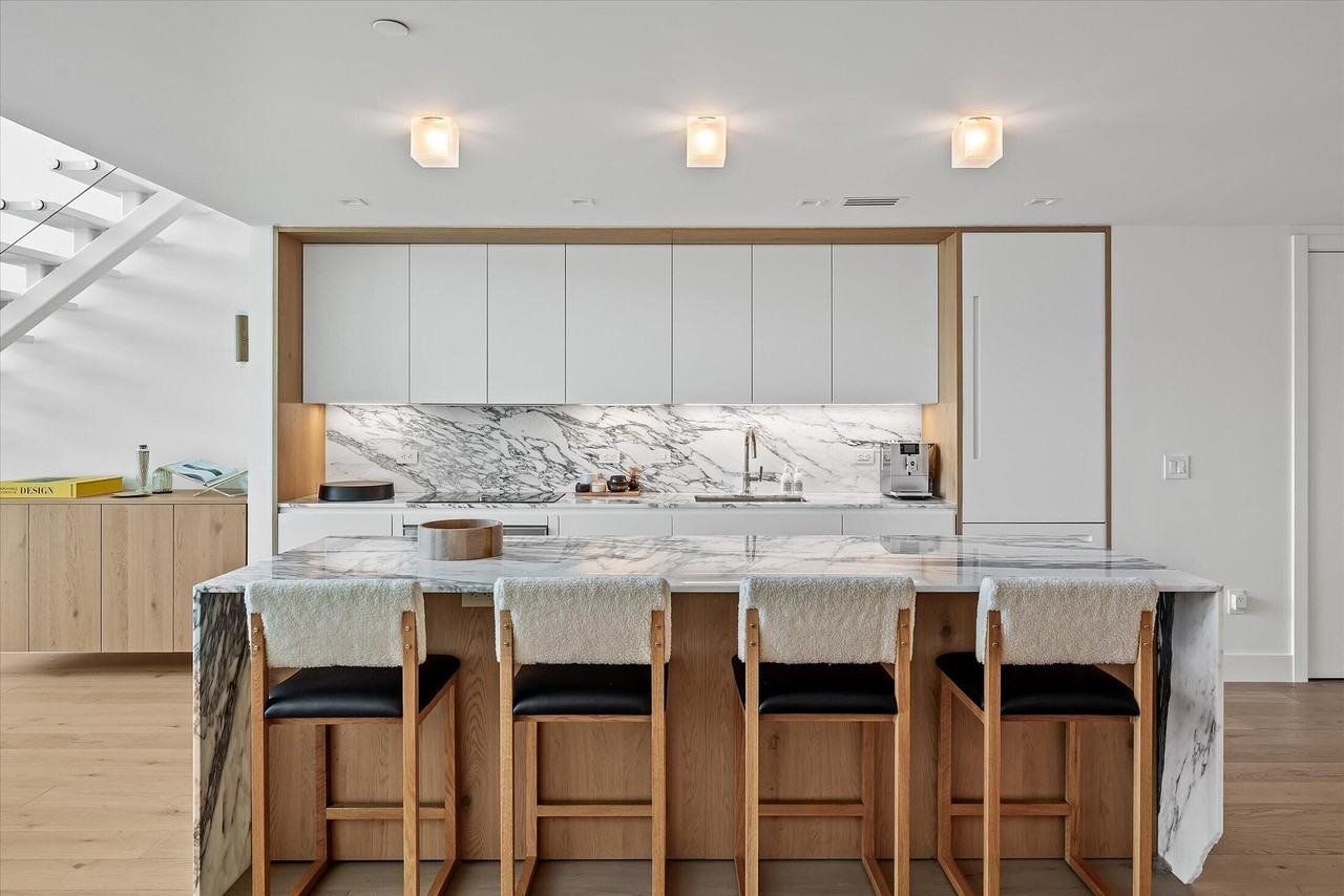 1040 Biscayne Blvd Apt 4002 - Photo 5 of 23