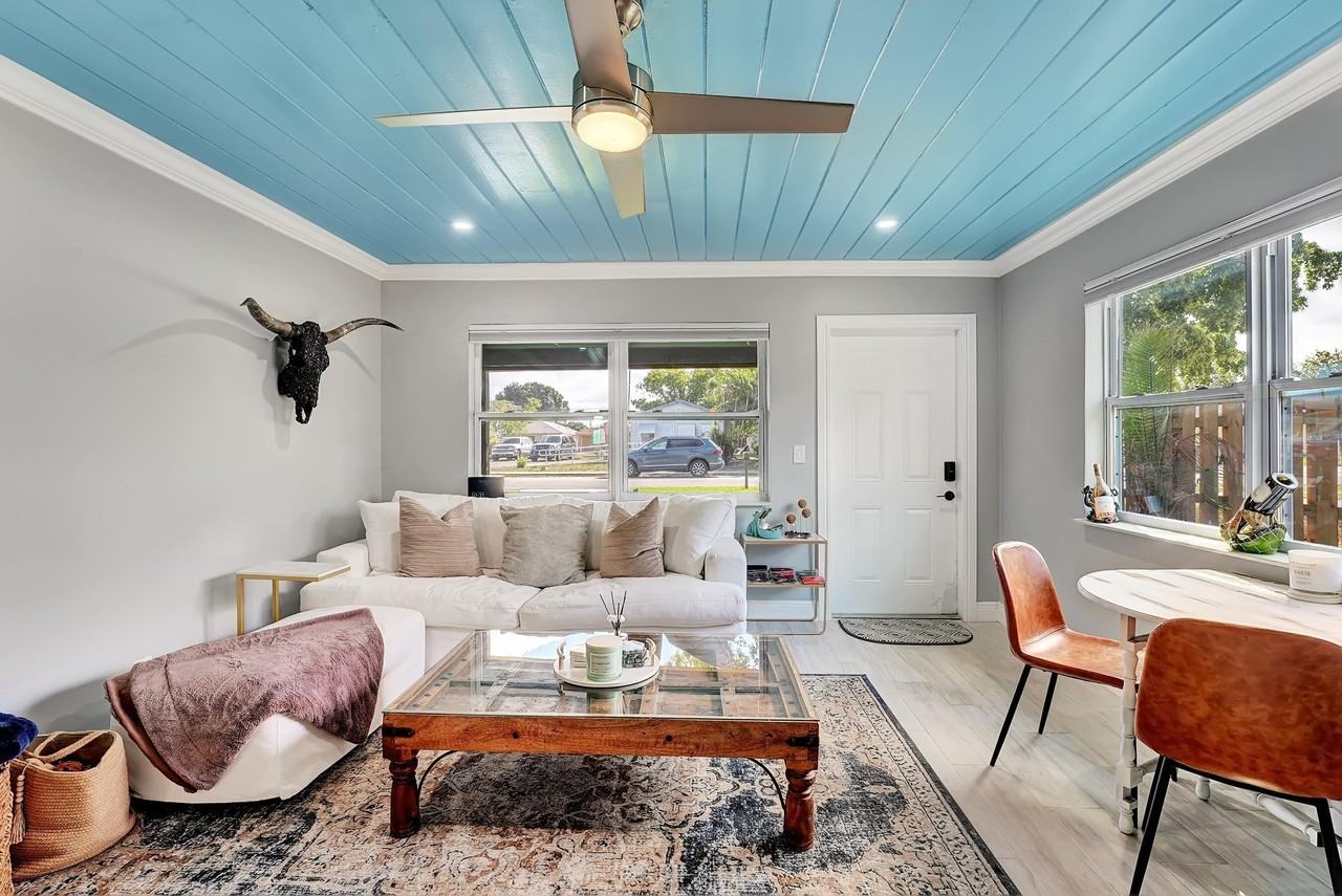 240 Nw 9th Ave - Photo 7 of 38