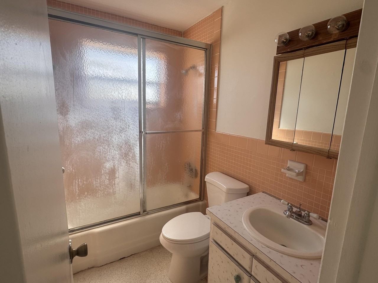 1555 Tyler St #12 - Photo 7 of 12