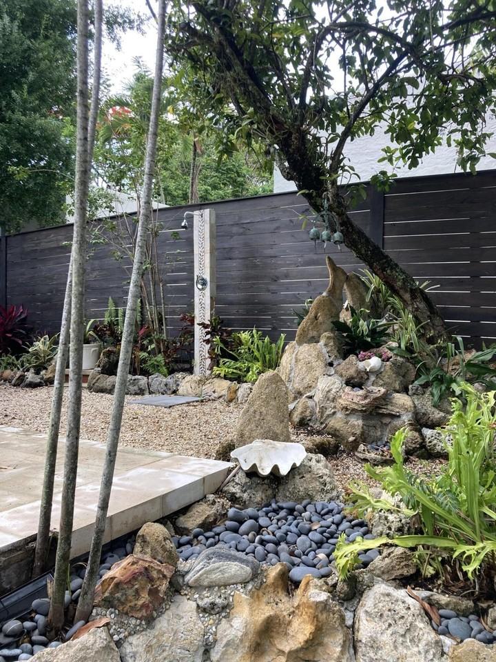 824 35th St - Photo 7 of 39