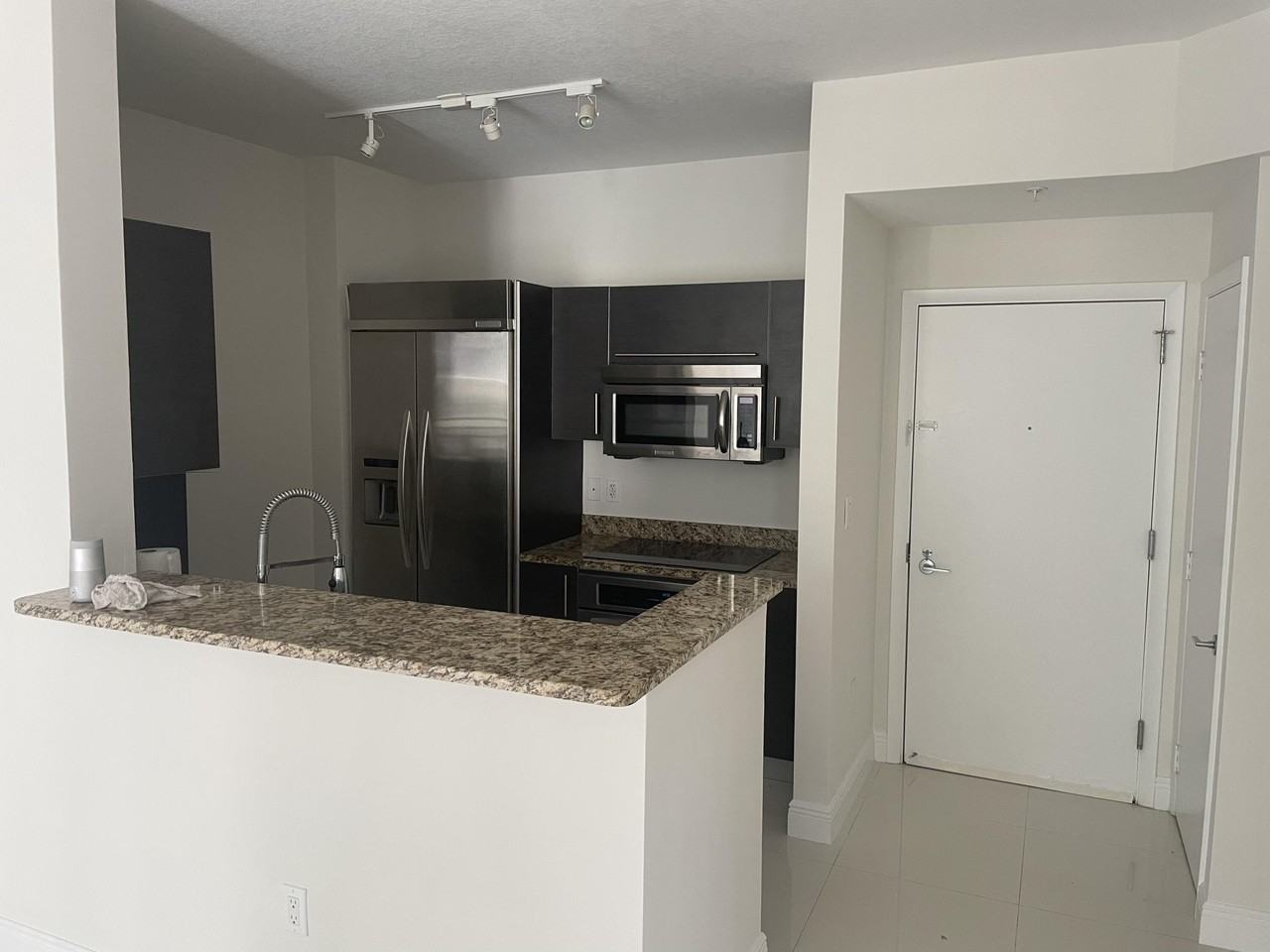 550 Okeechobee Blvd Apt 418 - Photo 4 of 15