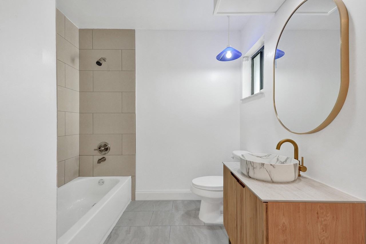 5127 Woodstone Cir E - Photo 5 of 19