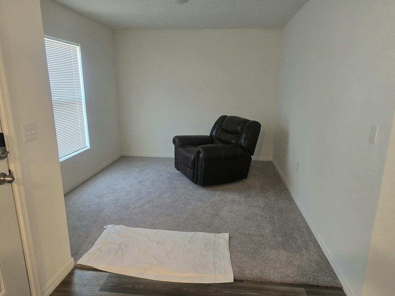 357 Se Starfish Ave - Photo 2 of 11