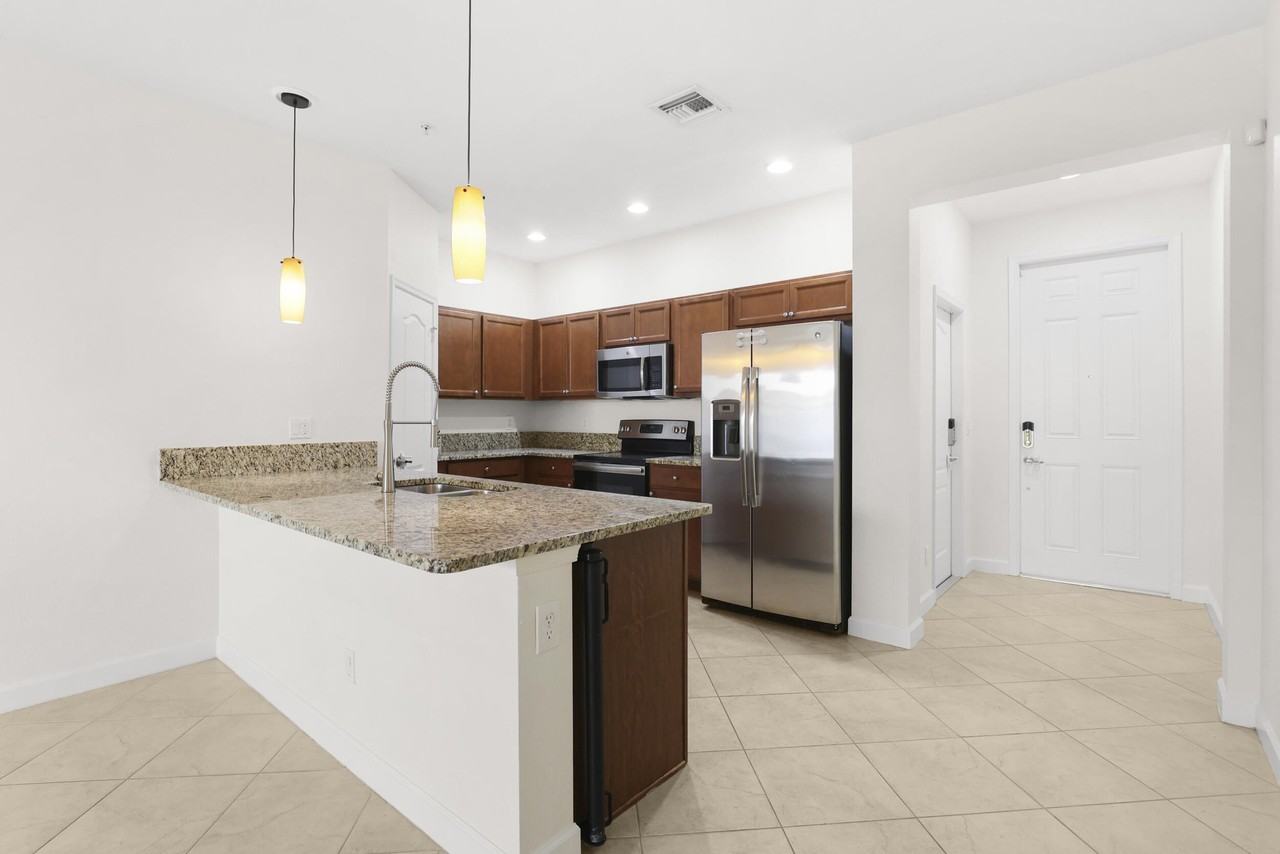 9512 Sw Merlin Ct - Photo 4 of 39