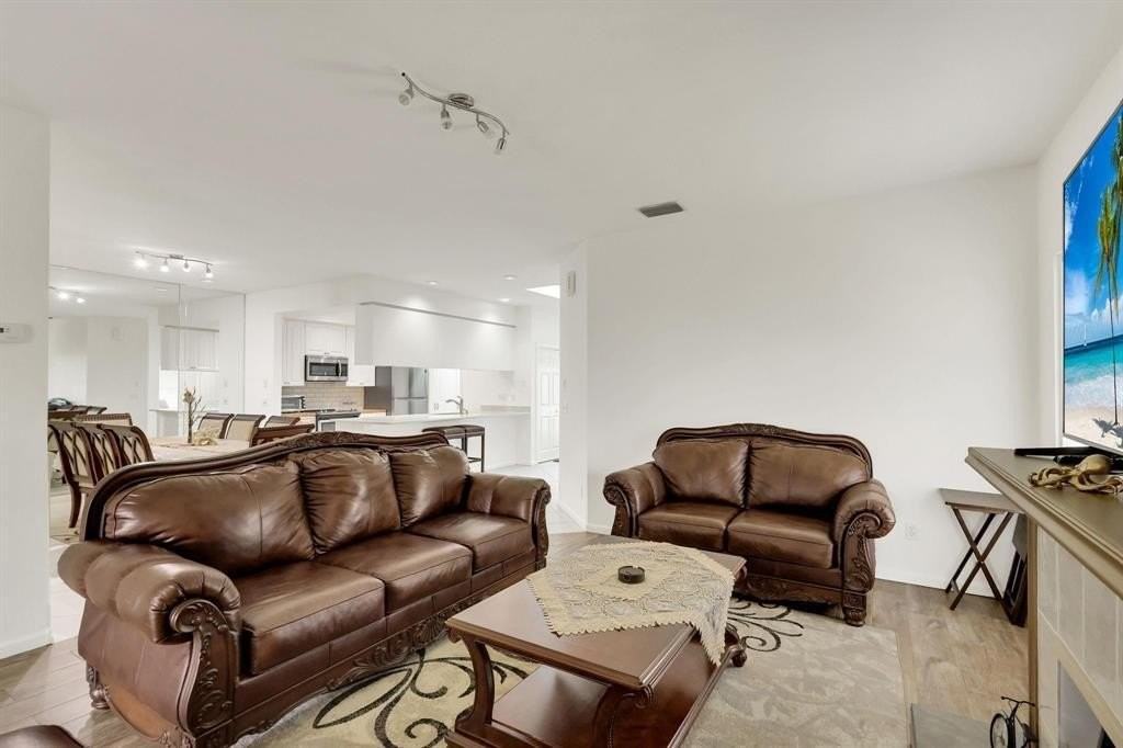 7334 Pine Creek Way - Photo 5 of 37