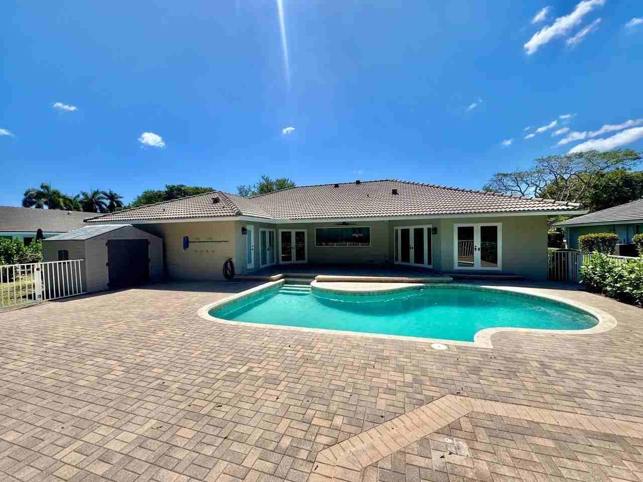 2825 Banyan Boulevard Cir Nw - Photo 4 of 29