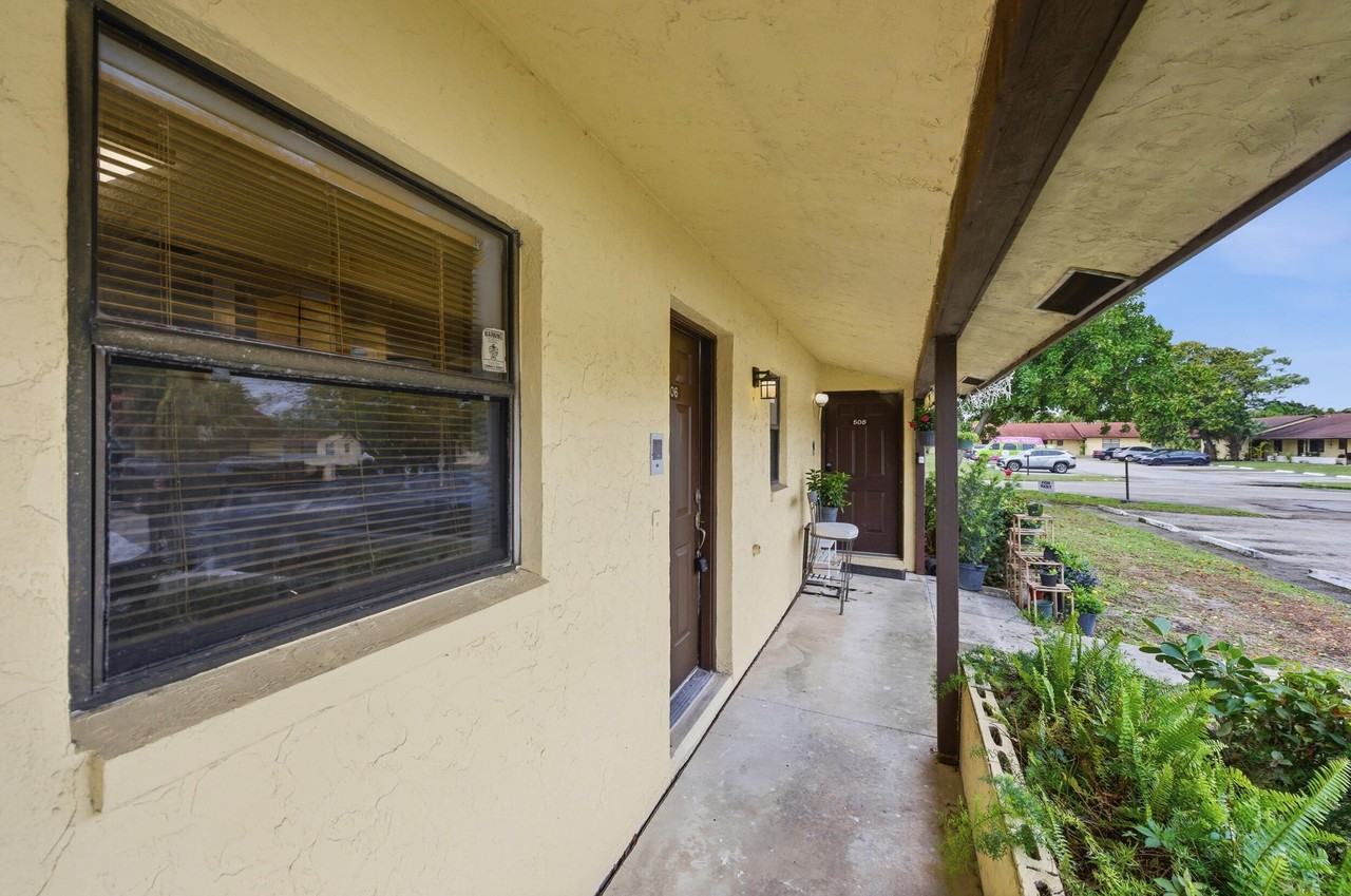 506 Glenwood Dr - Photo 3 of 25