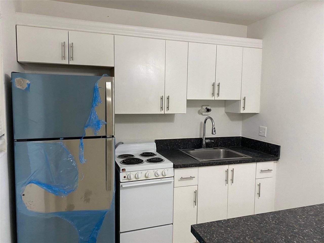 316 Sw 15th St #3 - Photo 3 of 14