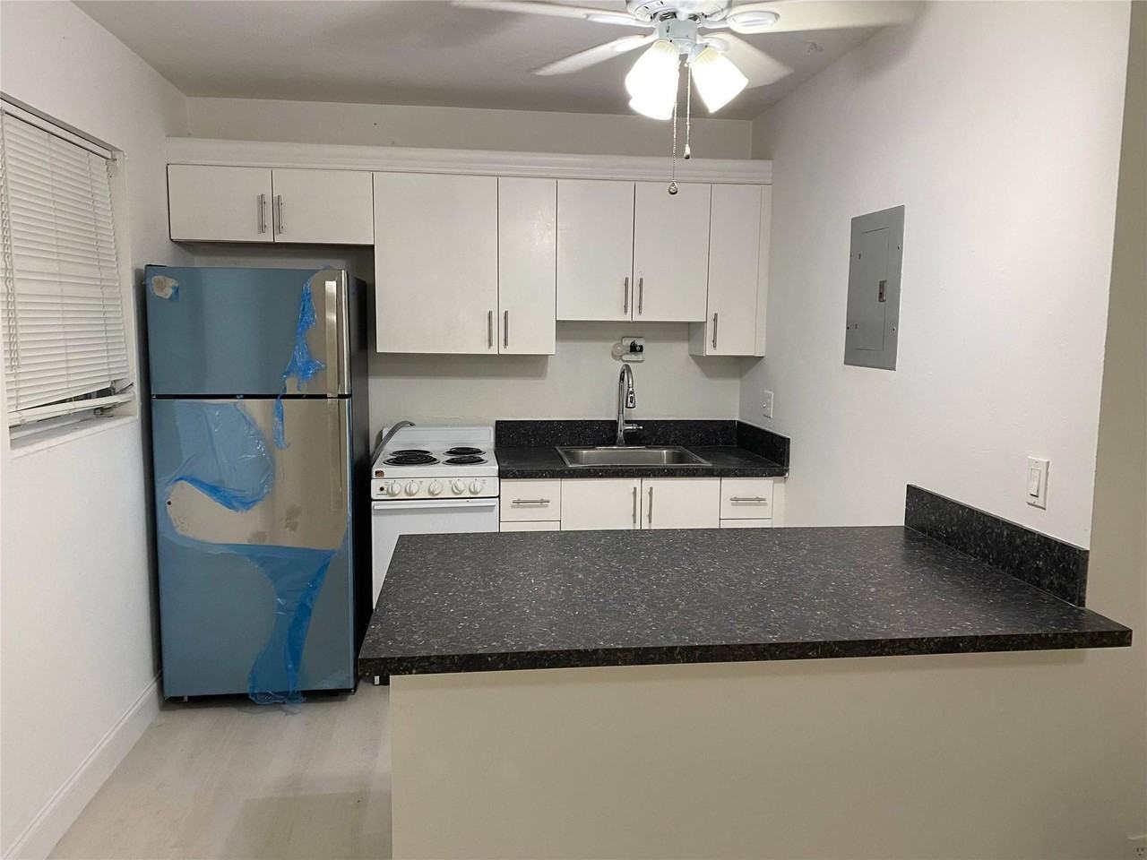 316 Sw 15th St #3 - Photo 4 of 14