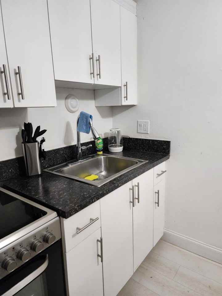 316 Sw 15th St #3 - Photo 7 of 14