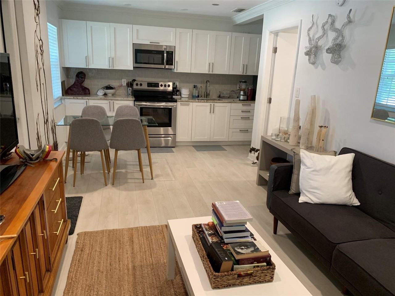 801 Sw 10th St Unit 2 - Photo 5 of 33