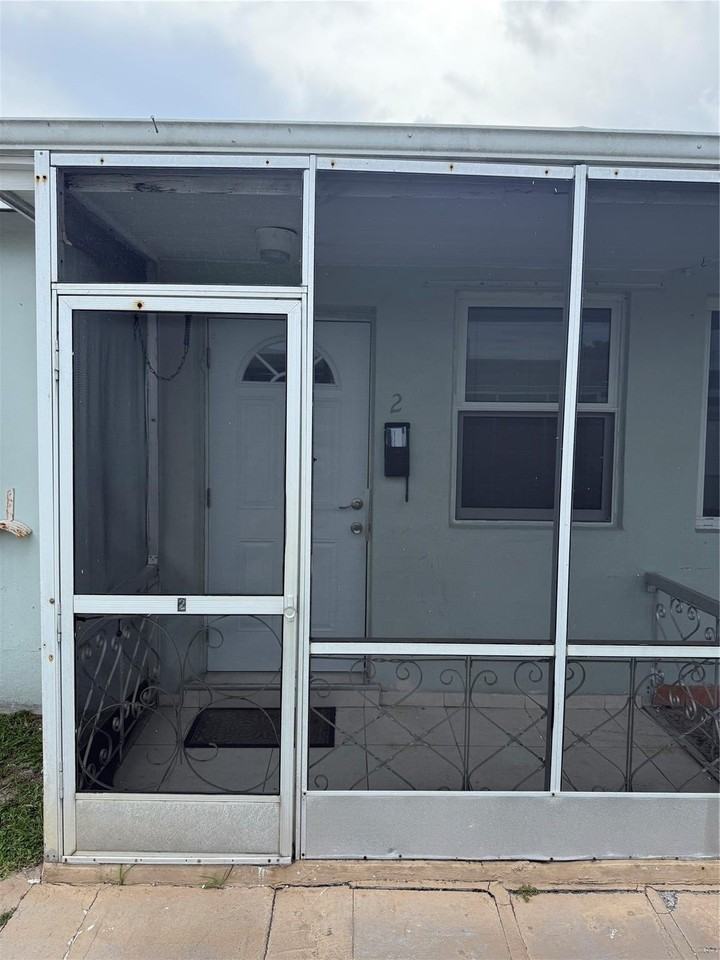 2213 Lincoln St - Photo 5 of 15