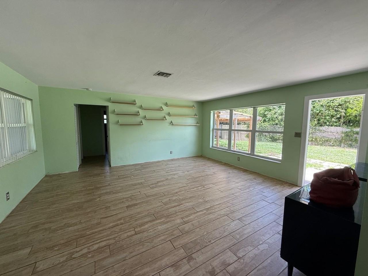 2957 Nw 6th Ave - Photo 2 of 15