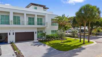 featured image of 221 Shore Ct Unit 221