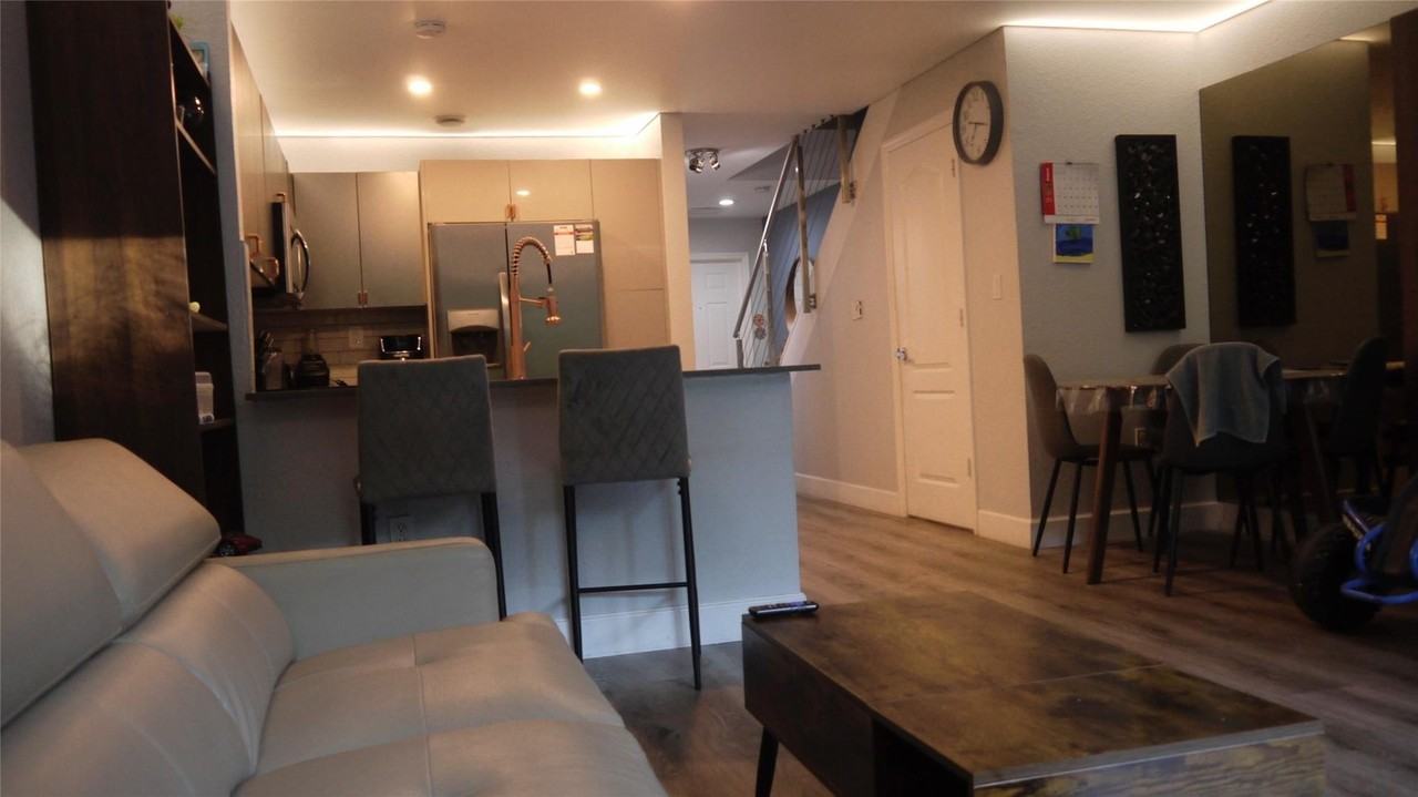 3046 Sw 129th Ter - Photo 3 of 13