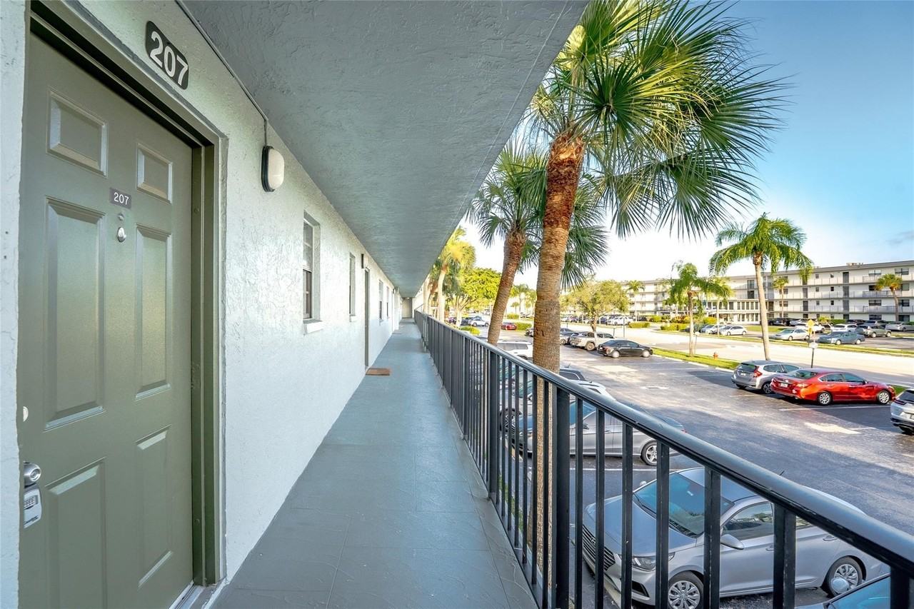 9440 Sw 8th St #401 - Photo 5 of 18