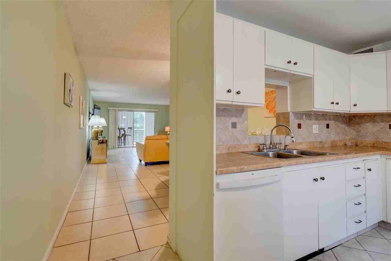 3102 Portofino Pt Apt K3 - Photo 4 of 19