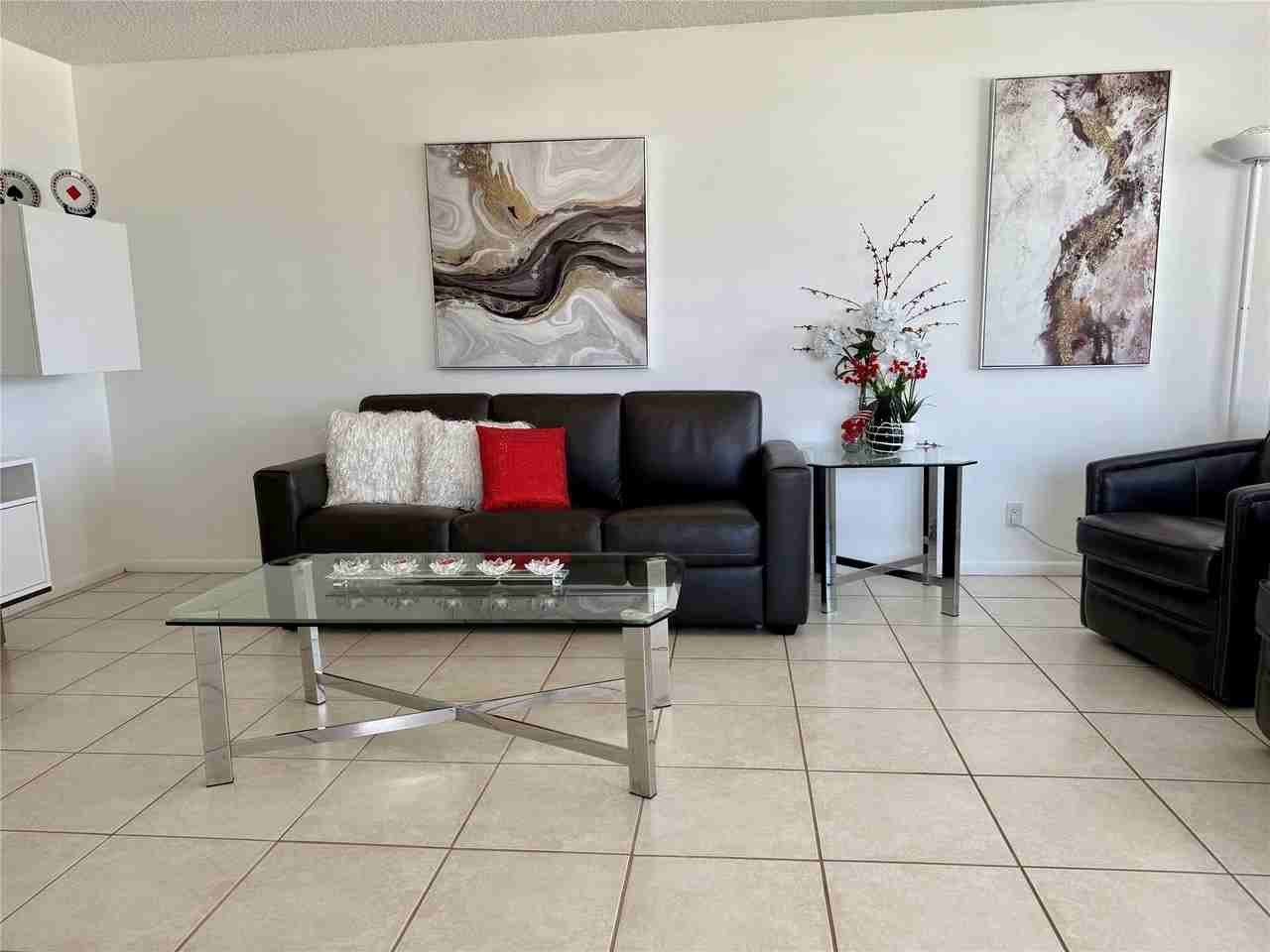 144 Farnham F - Photo 5 of 15