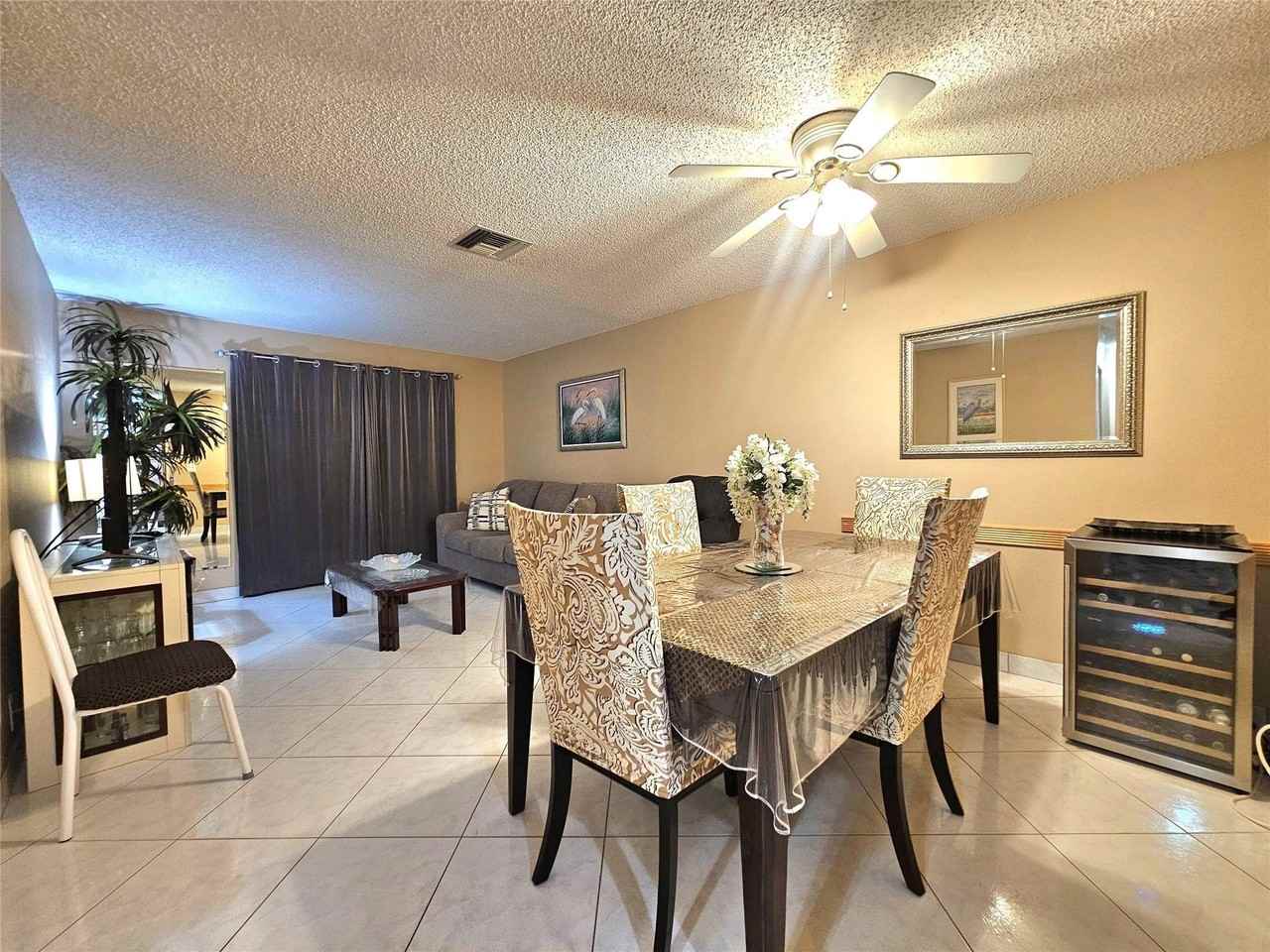 2141 Ne 1st Ct #201 - Photo 4 of 26