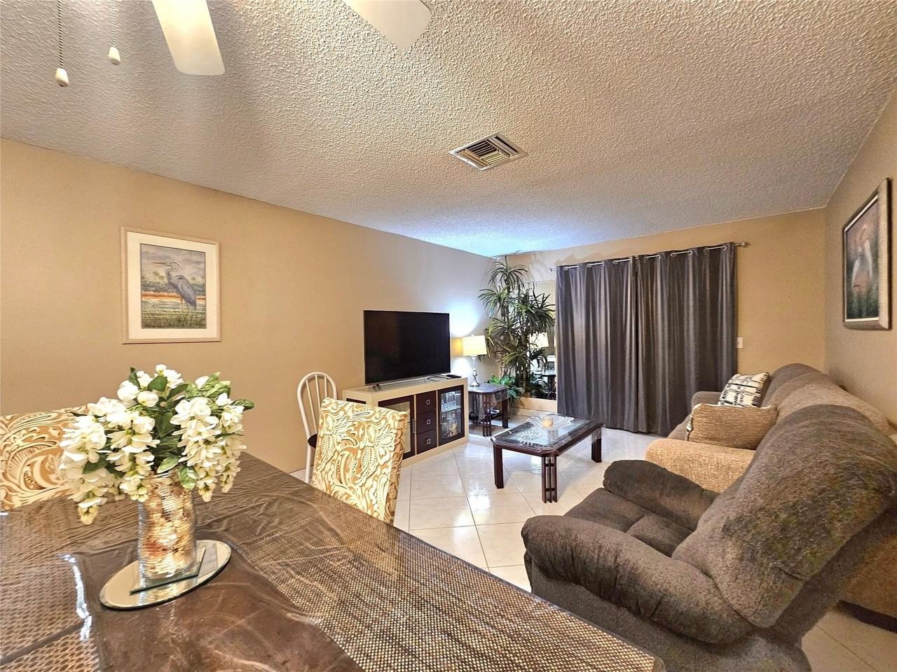 2141 Ne 1st Ct #201 - Photo 5 of 26